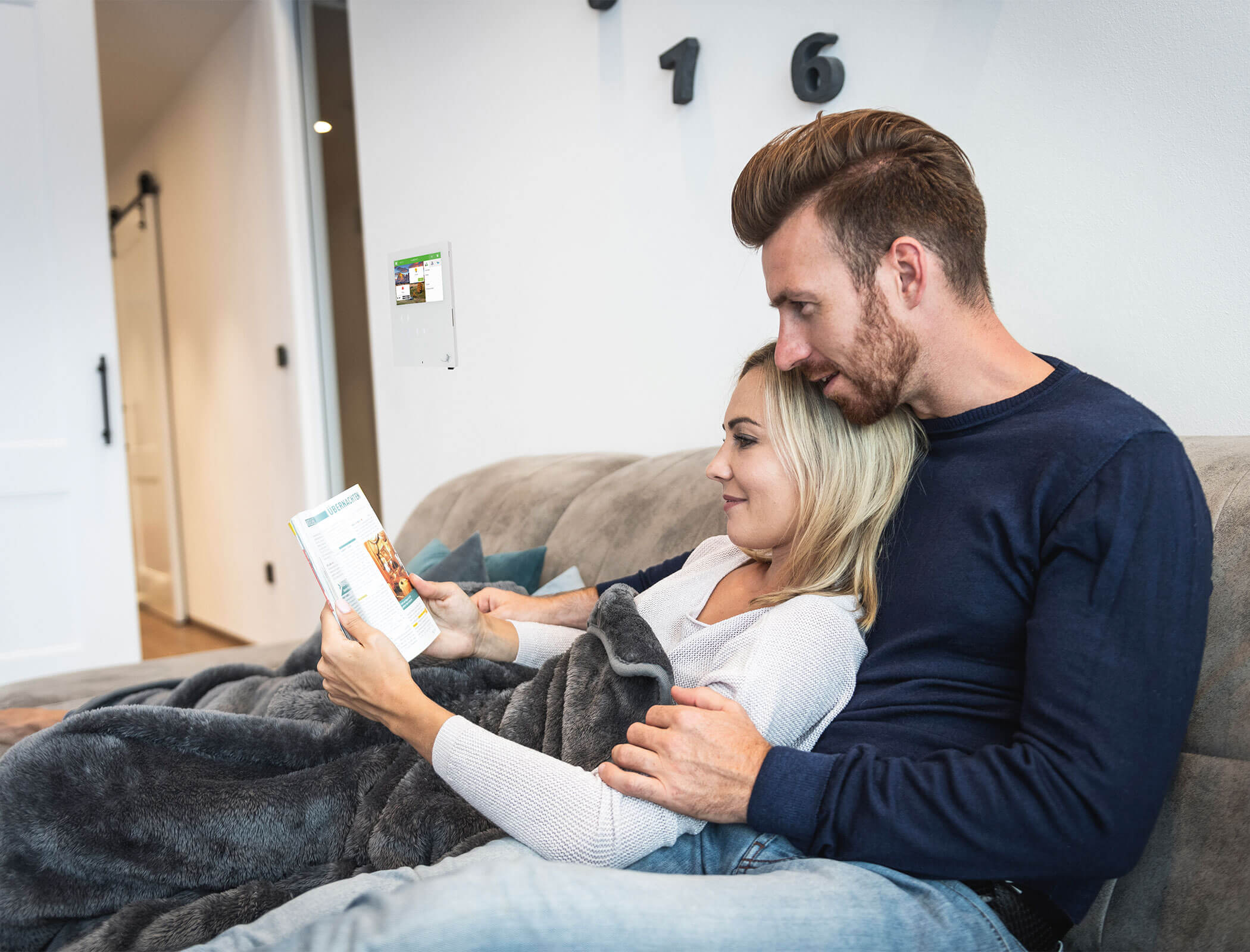 Familie im Eigenheim